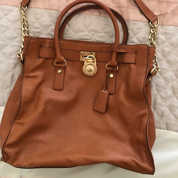 Michael Kors Hamilton Large Tan Tote - Picture 2 of 6